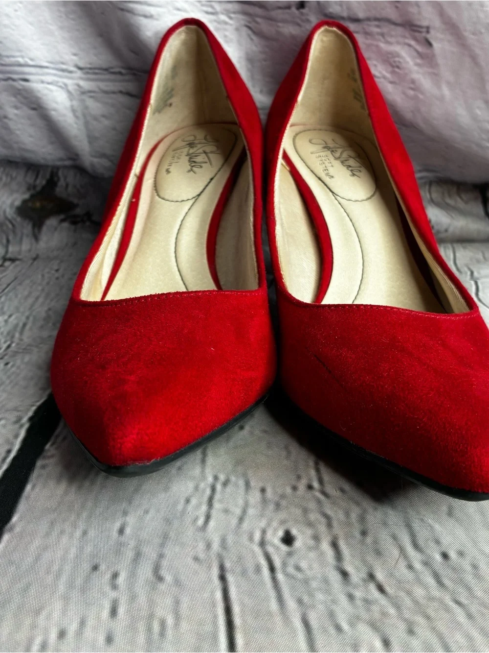 Women’s Strawberry Red Lovecore Career Faux Suede Pointed Toe Holiday Pumps 8.5